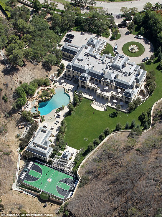 Beverly-Hills-Mark-Wahlberg-Mansion