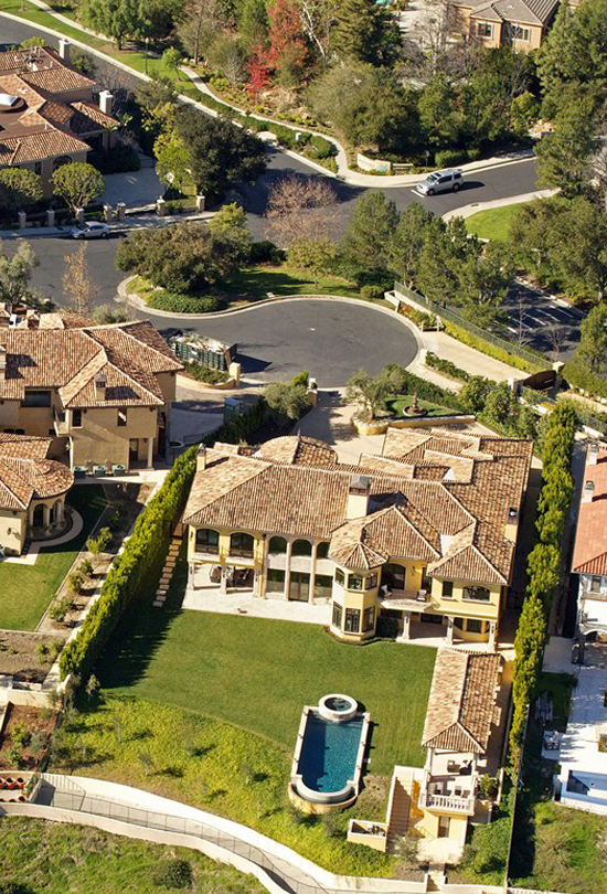 kim-kardashian-and-kanye-west-house