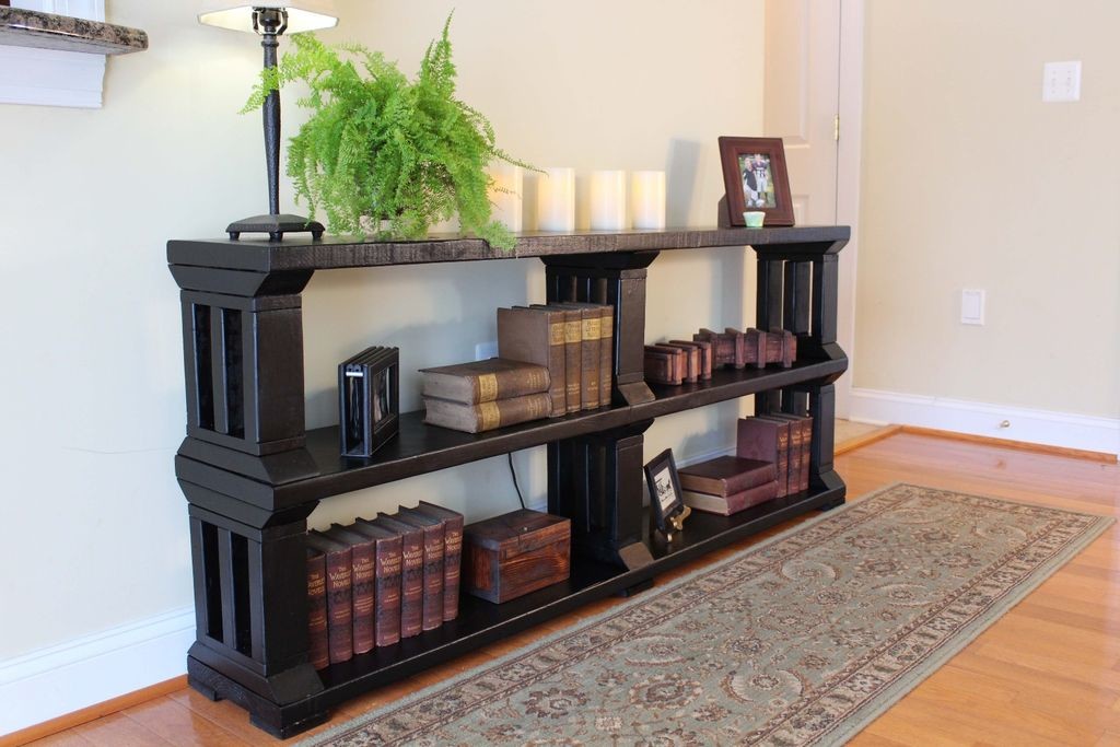 A beautiful DIY rustic bookshelf with the instructions available on the Instructables website. 